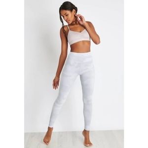 White Camo Alo Yoga Leggings